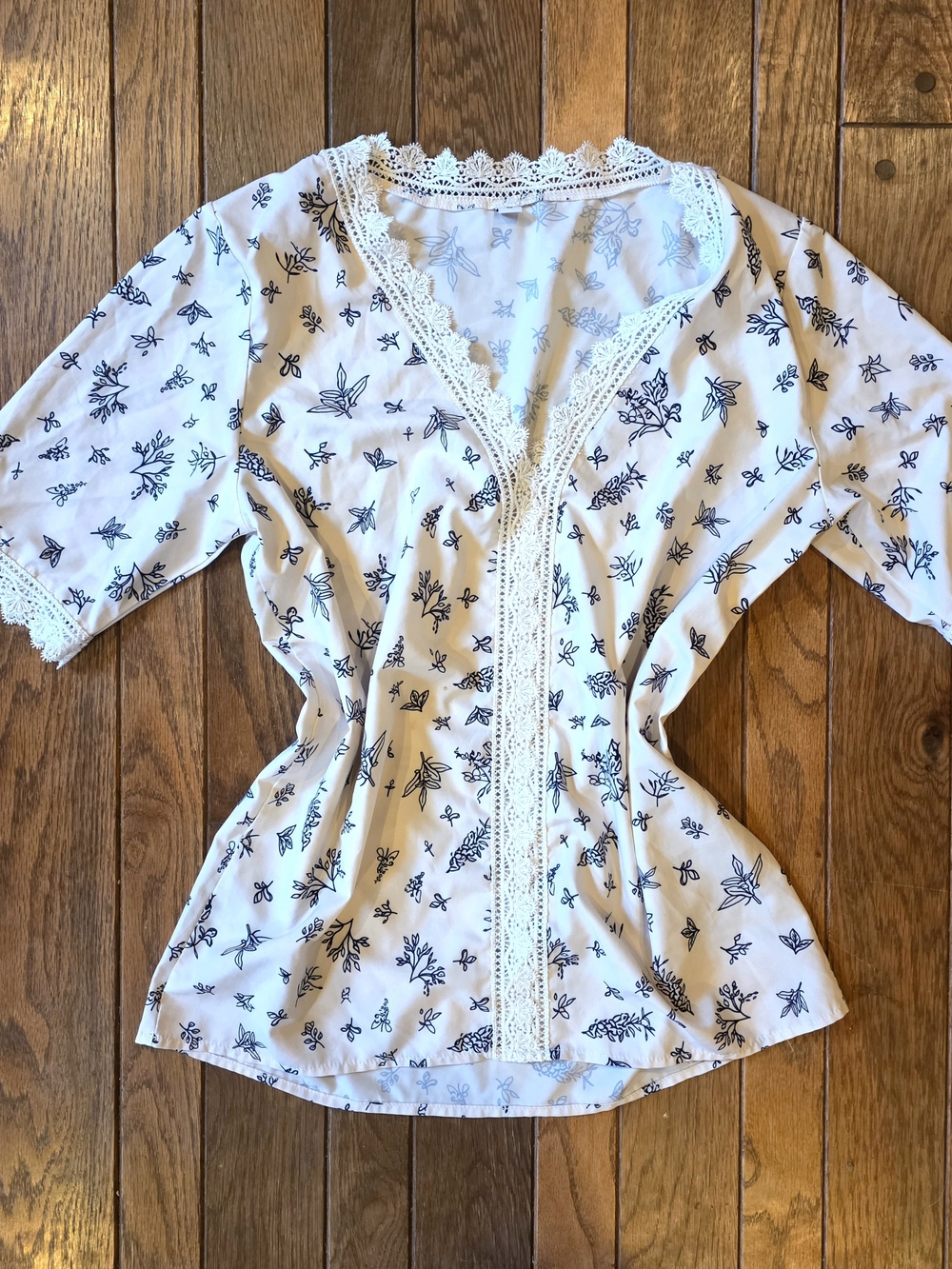Lace Trim Blouse in Cream Like New